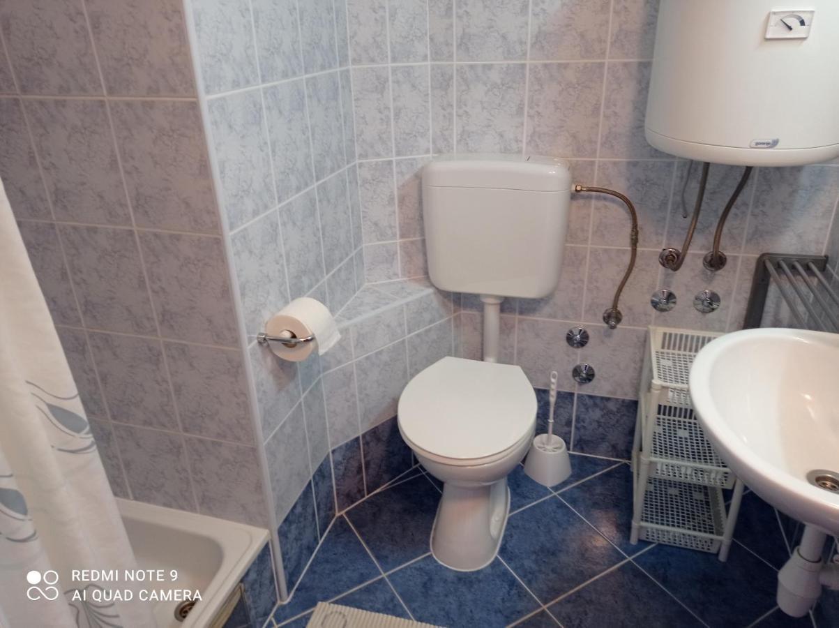 Apartments Mihovil โอมิช ภายนอก รูปภาพ