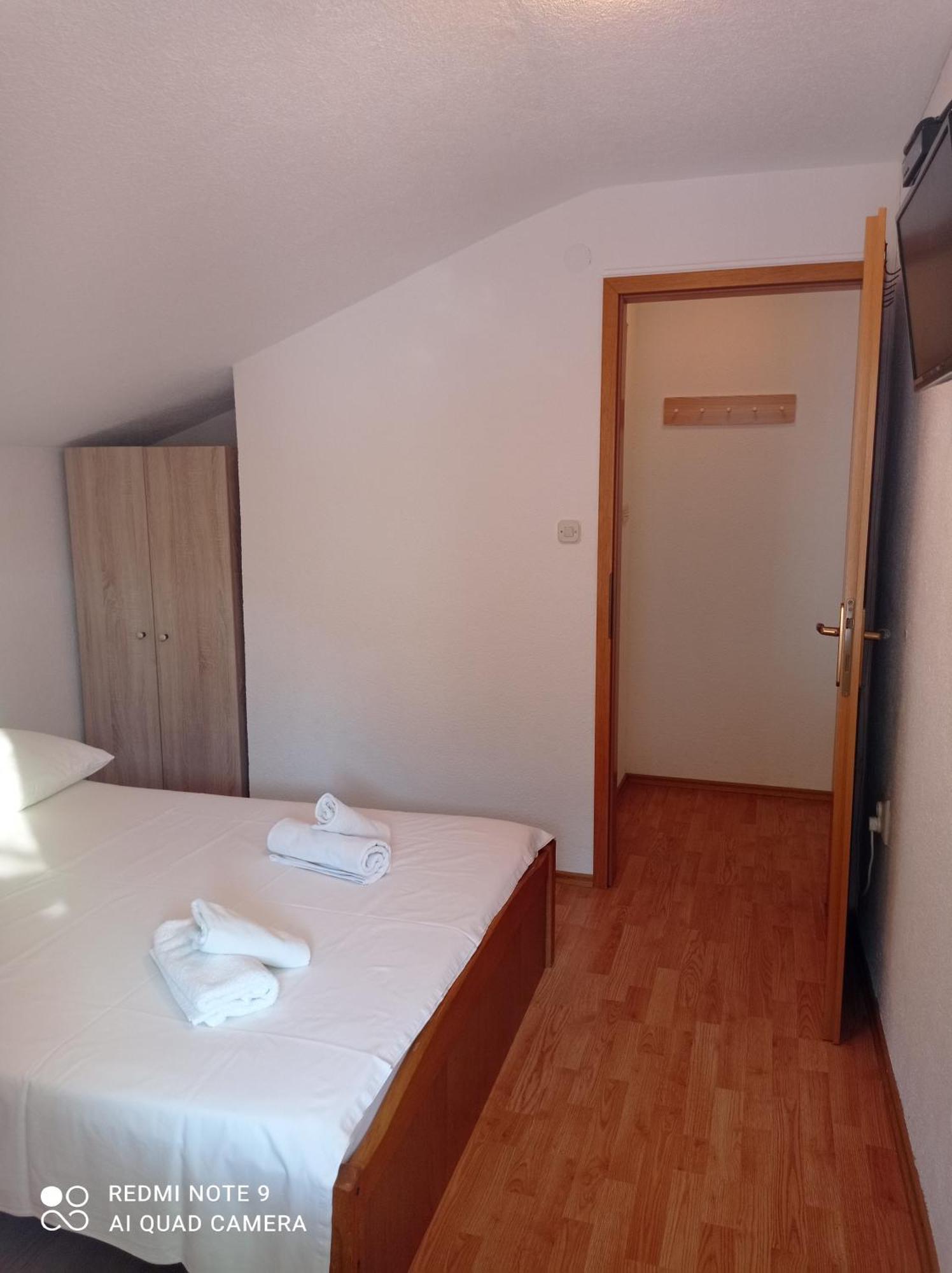 Apartments Mihovil โอมิช ห้อง รูปภาพ