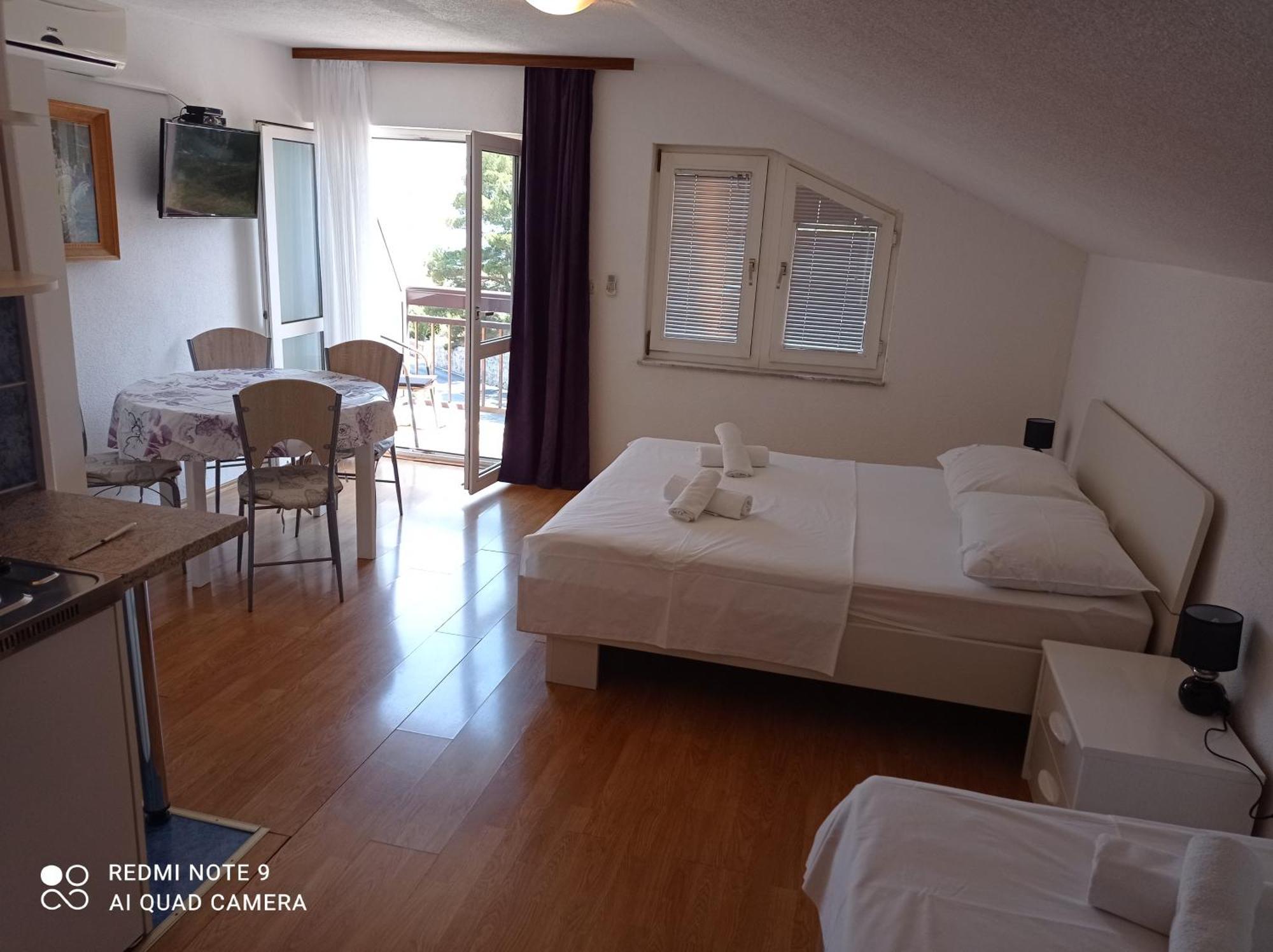 Apartments Mihovil โอมิช ห้อง รูปภาพ